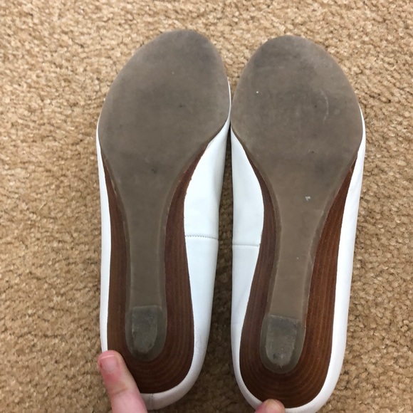 White flats - Picture 3 of 3